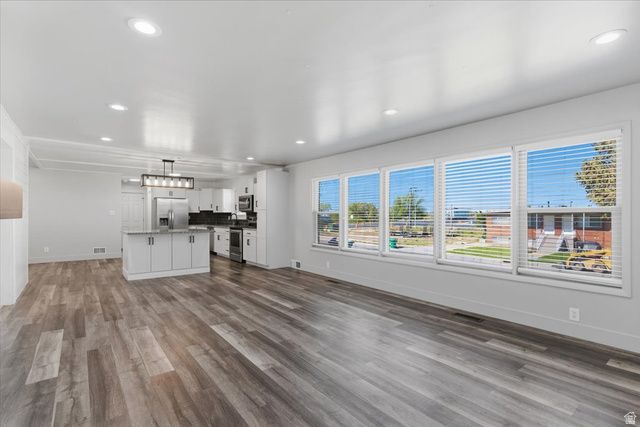 5564 S 2425 W, Roy, UT 84067