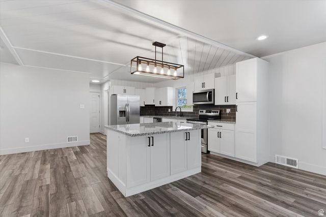 5564 S 2425 W, Roy, UT 84067