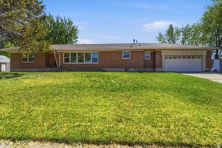 5564 S 2425 W, Roy, UT 84067