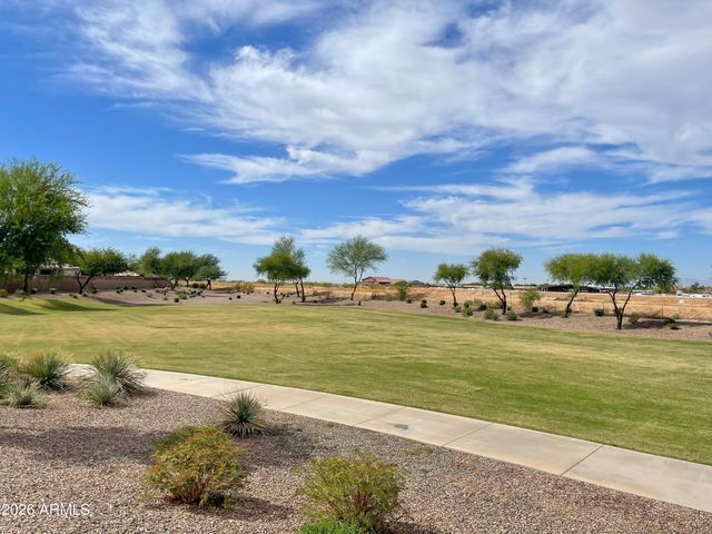 7826 S Peppertree Drive, Gilbert, AZ 85298