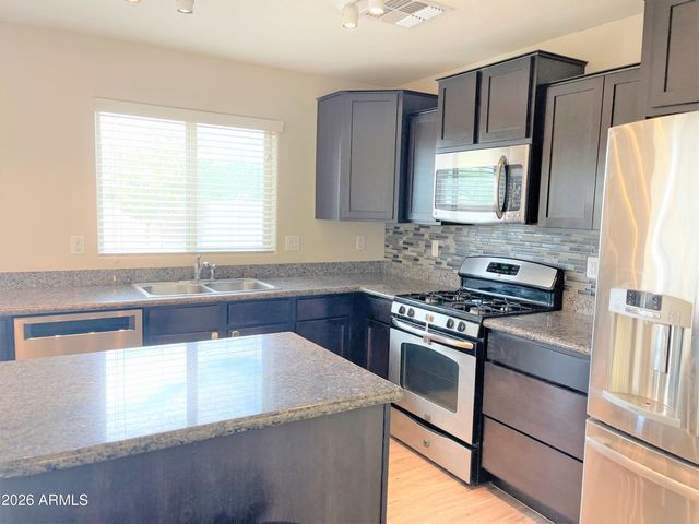 7826 S Peppertree Drive, Gilbert, AZ 85298