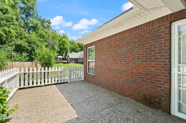 6200 Apple Cider Dr, Louisville, KY 40219