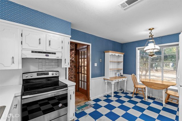 2136 Crabapple Drive, Shreveport, LA 71118