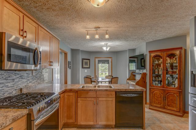 923 Tiller Drive, Valparaiso, IN 46385