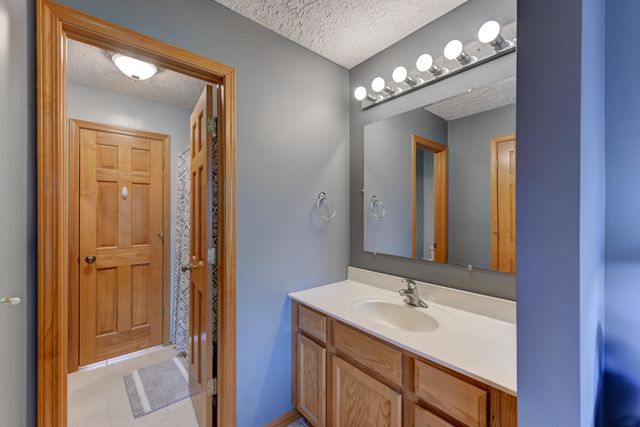 923 Tiller Drive, Valparaiso, IN 46385