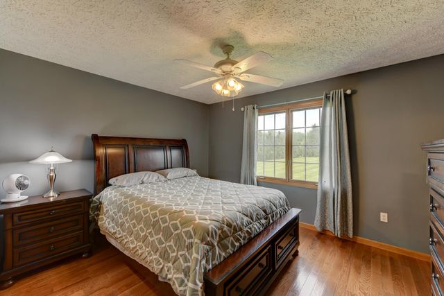 923 Tiller Drive, Valparaiso, IN 46385