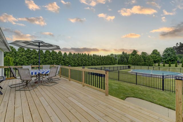 923 Tiller Drive, Valparaiso, IN 46385
