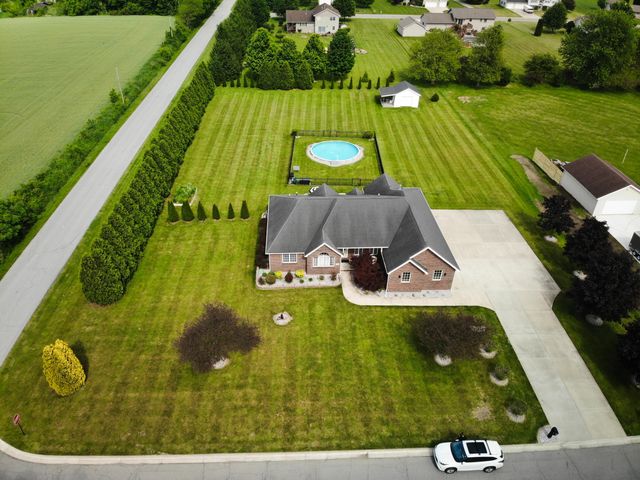 923 Tiller Drive, Valparaiso, IN 46385