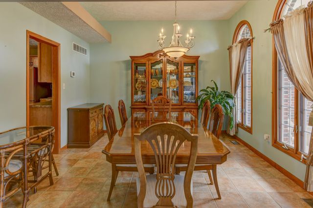 923 Tiller Drive, Valparaiso, IN 46385