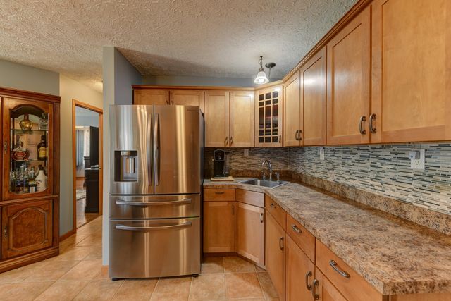 923 Tiller Drive, Valparaiso, IN 46385