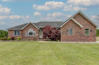 923 Tiller Drive, Valparaiso, IN 46385
