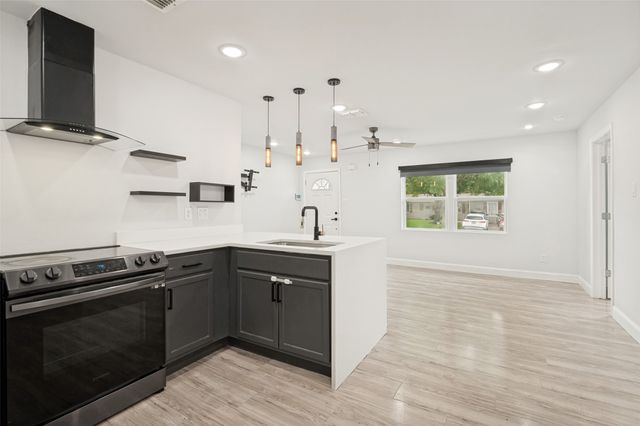 1301 Cardinal Street, Arlington, TX 76010