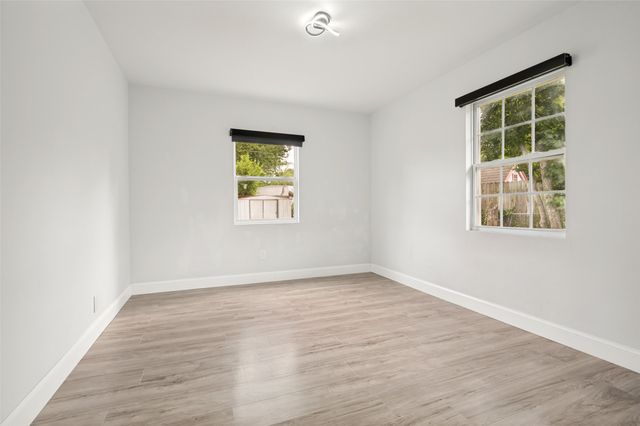 1301 Cardinal Street, Arlington, TX 76010