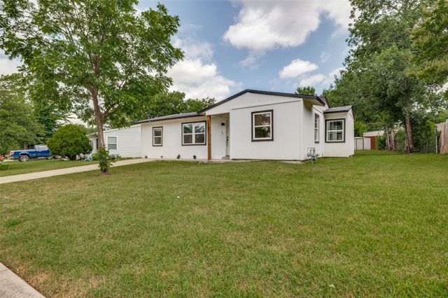 1301 Cardinal Street, Arlington, TX 76010
