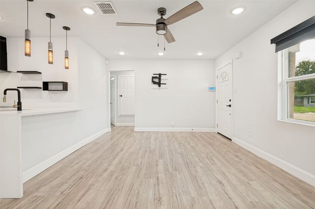 1301 Cardinal Street, Arlington, TX 76010