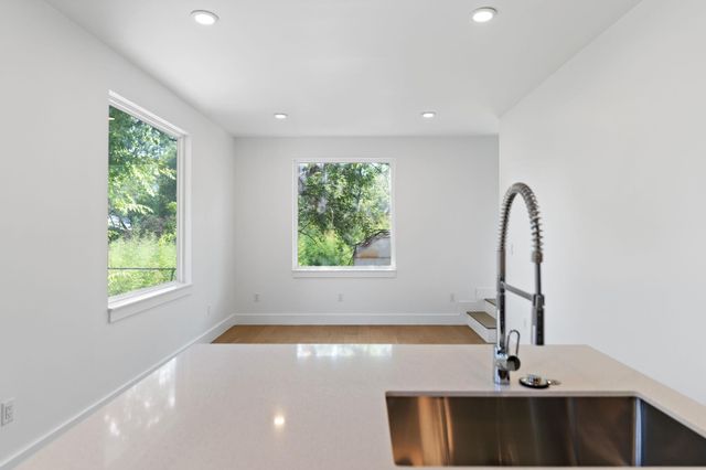 403 Middle LN 2, Austin, TX 78753