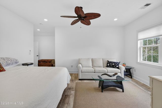 9402 Voyagers Way, Wilmington, NC 28412