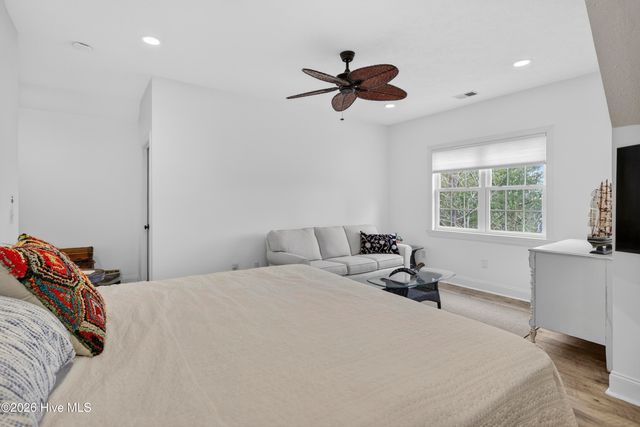 9402 Voyagers Way, Wilmington, NC 28412