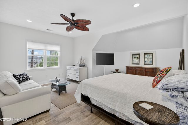 9402 Voyagers Way, Wilmington, NC 28412