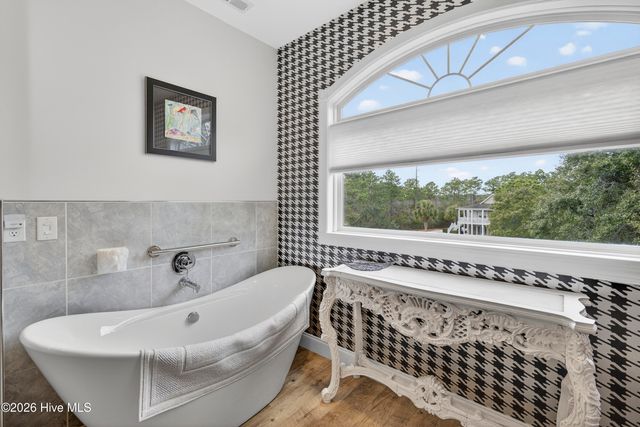 9402 Voyagers Way, Wilmington, NC 28412