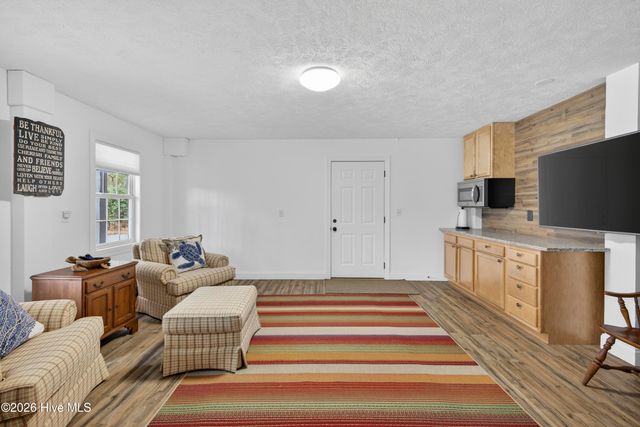 9402 Voyagers Way, Wilmington, NC 28412