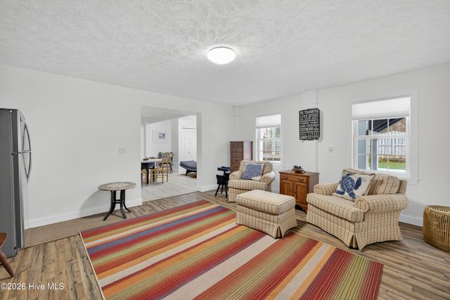 9402 Voyagers Way, Wilmington, NC 28412