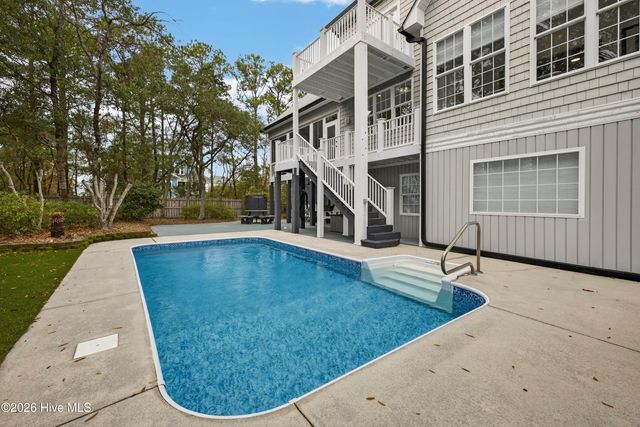 9402 Voyagers Way, Wilmington, NC 28412