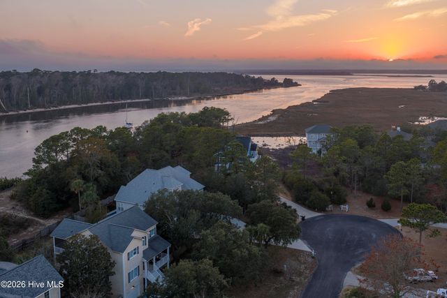 9402 Voyagers Way, Wilmington, NC 28412