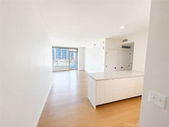 1050 S Grand 1003, Los Angeles, CA 90015