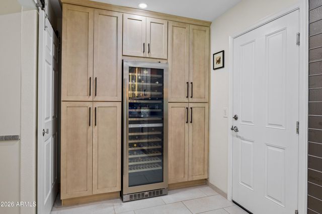 2045 E RUBY Lane, Phoenix, AZ 85024