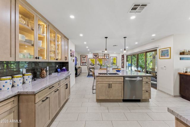 2045 E RUBY Lane, Phoenix, AZ 85024