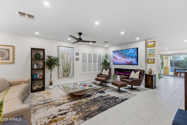 2045 E RUBY Lane, Phoenix, AZ 85024