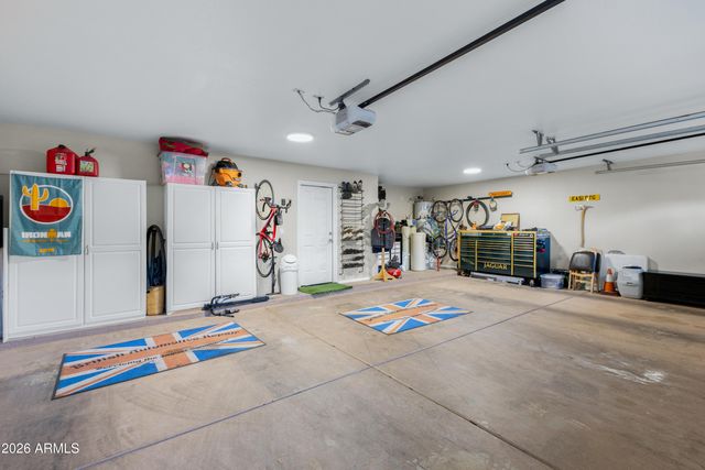 2045 E RUBY Lane, Phoenix, AZ 85024