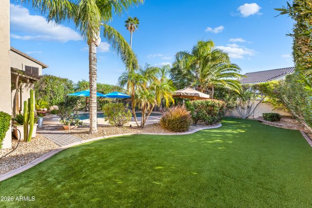 2045 E RUBY Lane, Phoenix, AZ 85024