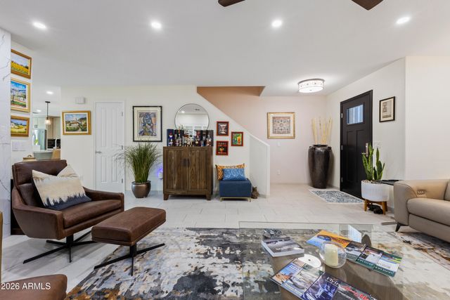 2045 E RUBY Lane, Phoenix, AZ 85024