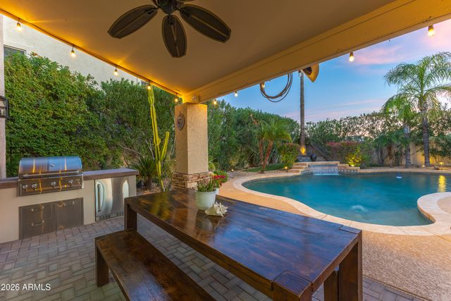 2045 E RUBY Lane, Phoenix, AZ 85024