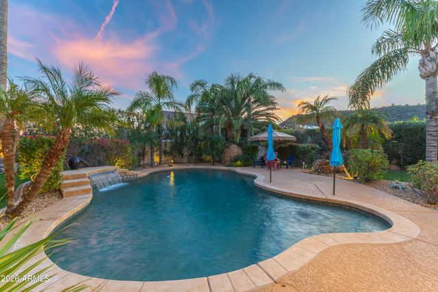 2045 E RUBY Lane, Phoenix, AZ 85024