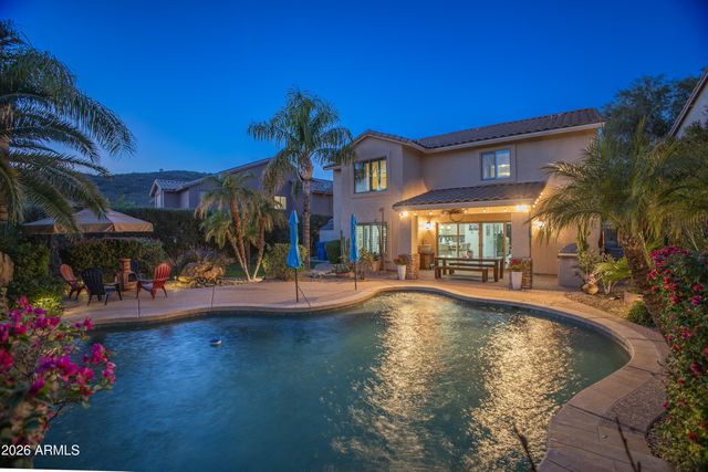 2045 E RUBY Lane, Phoenix, AZ 85024