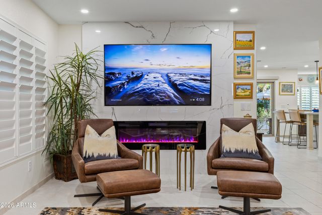 2045 E RUBY Lane, Phoenix, AZ 85024