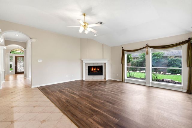 2311 Fairway Pointe Drive, League City, TX 77573