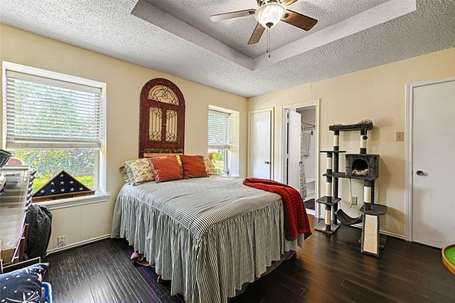 240 Dewey Court, Irving, TX 75060