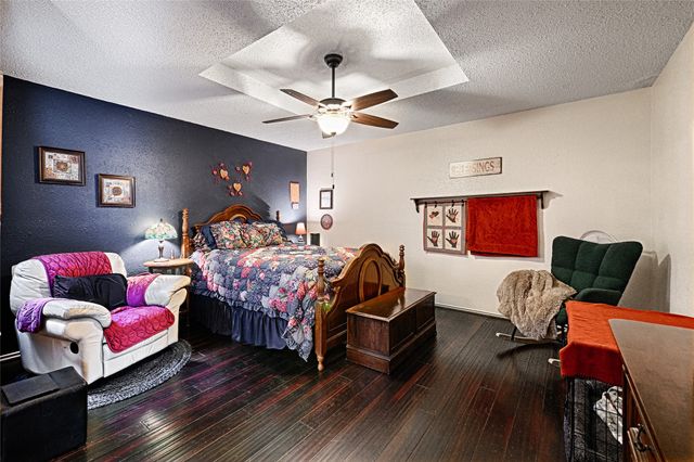 240 Dewey Court, Irving, TX 75060