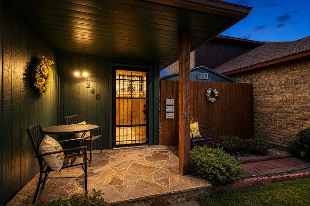 240 Dewey Court, Irving, TX 75060