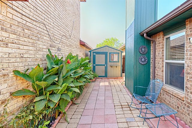 240 Dewey Court, Irving, TX 75060