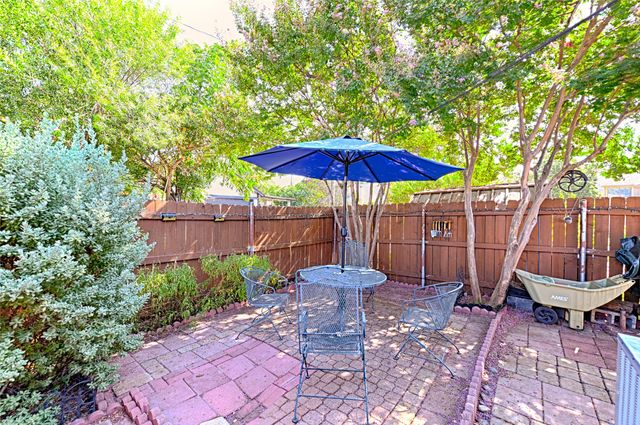 240 Dewey Court, Irving, TX 75060