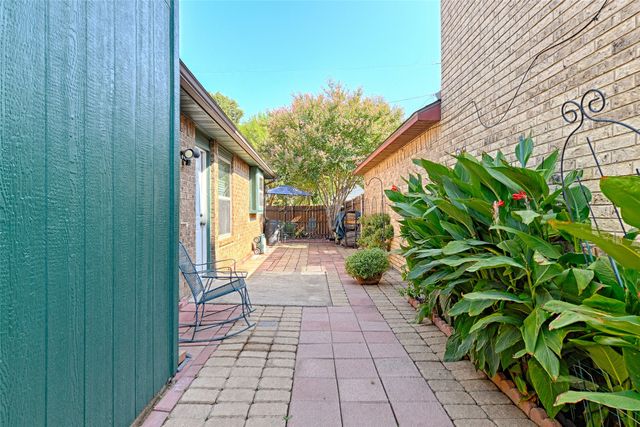 240 Dewey Court, Irving, TX 75060