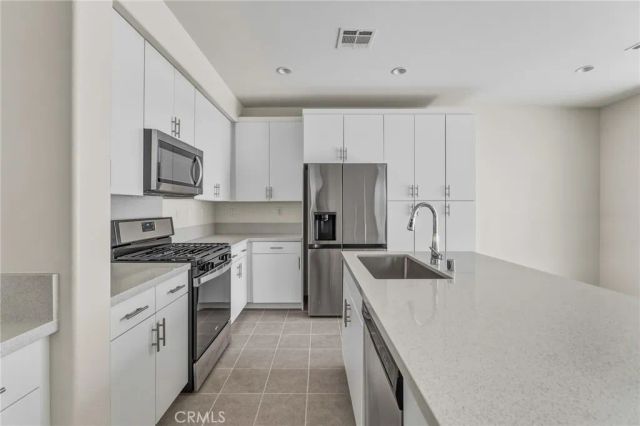 15982 Parkhouse 2, Fontana, CA 92336