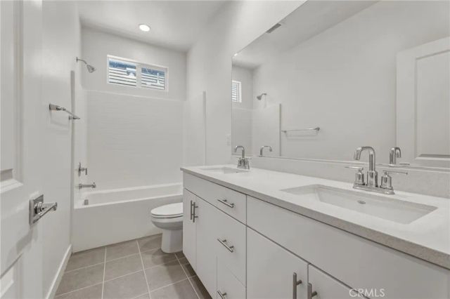 15982 Parkhouse 2, Fontana, CA 92336