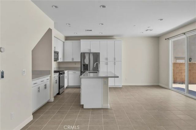 15982 Parkhouse 2, Fontana, CA 92336