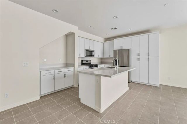 15982 Parkhouse 2, Fontana, CA 92336